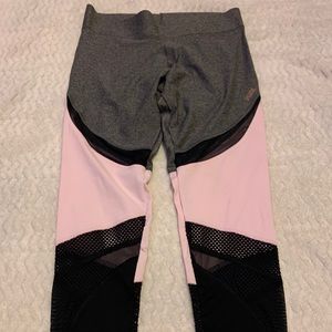 PINK Victoria’s Secret Ultimate Leggings